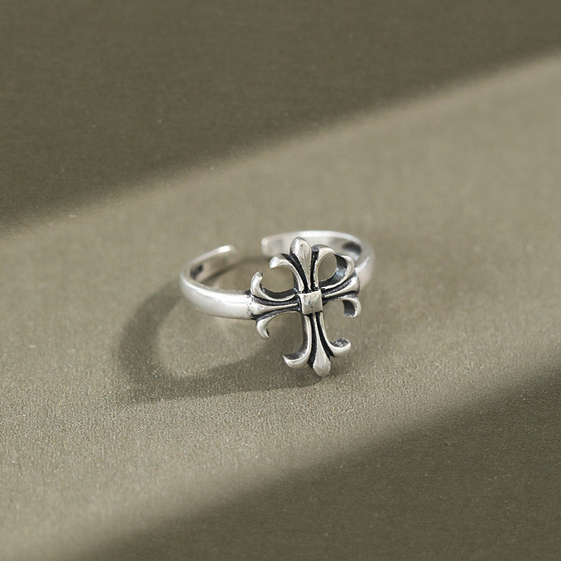 Fleur de lis cross ring